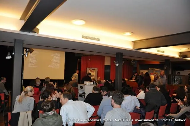 Publikum im Saal 2012