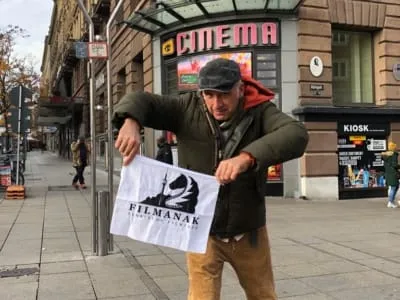 Raša Andrić vor dem Kino CINEMA 2023